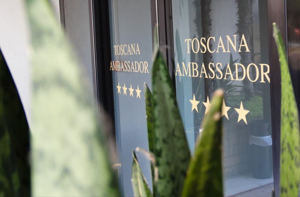Toscana Ambassador Poggibonsi Bagian luar foto